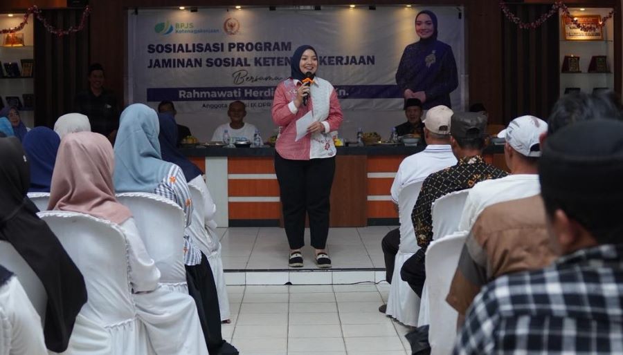 Rahmawati Herdian Gelar Sosialisasi Jaminan Sosial Ketenagakerjaan di Jatimulyo